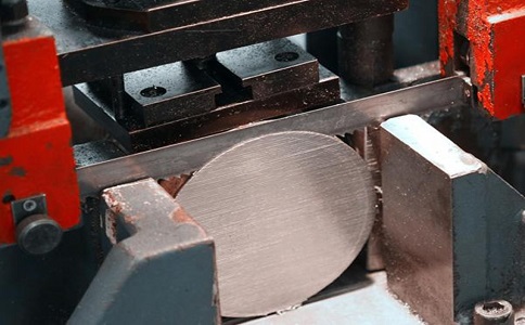 广安造成带锯条牙齿碎裂或折断的几点原因！